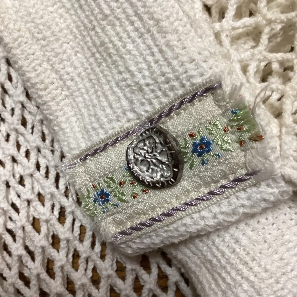 Pol open crochet Button down shacket. Antique white. Size Medium - Image 12