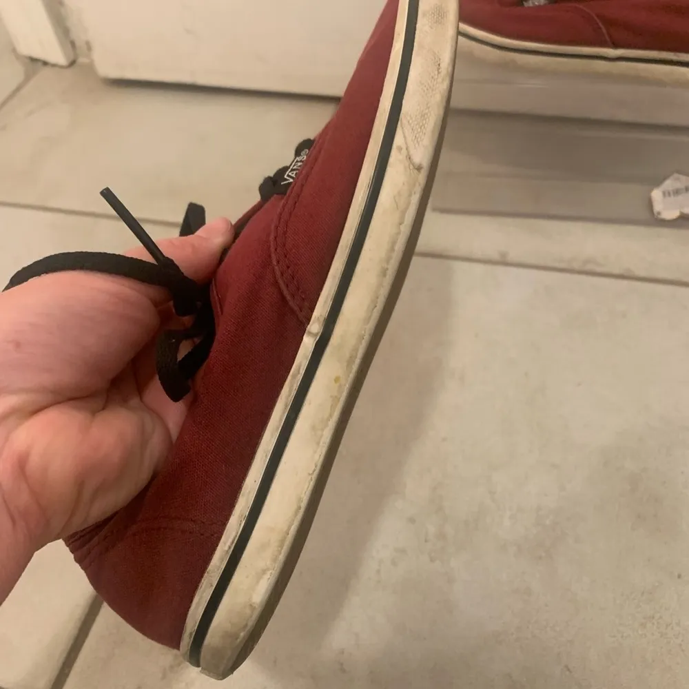 Vans | maroon with black laces sneakers size 6.5 - Image 7
