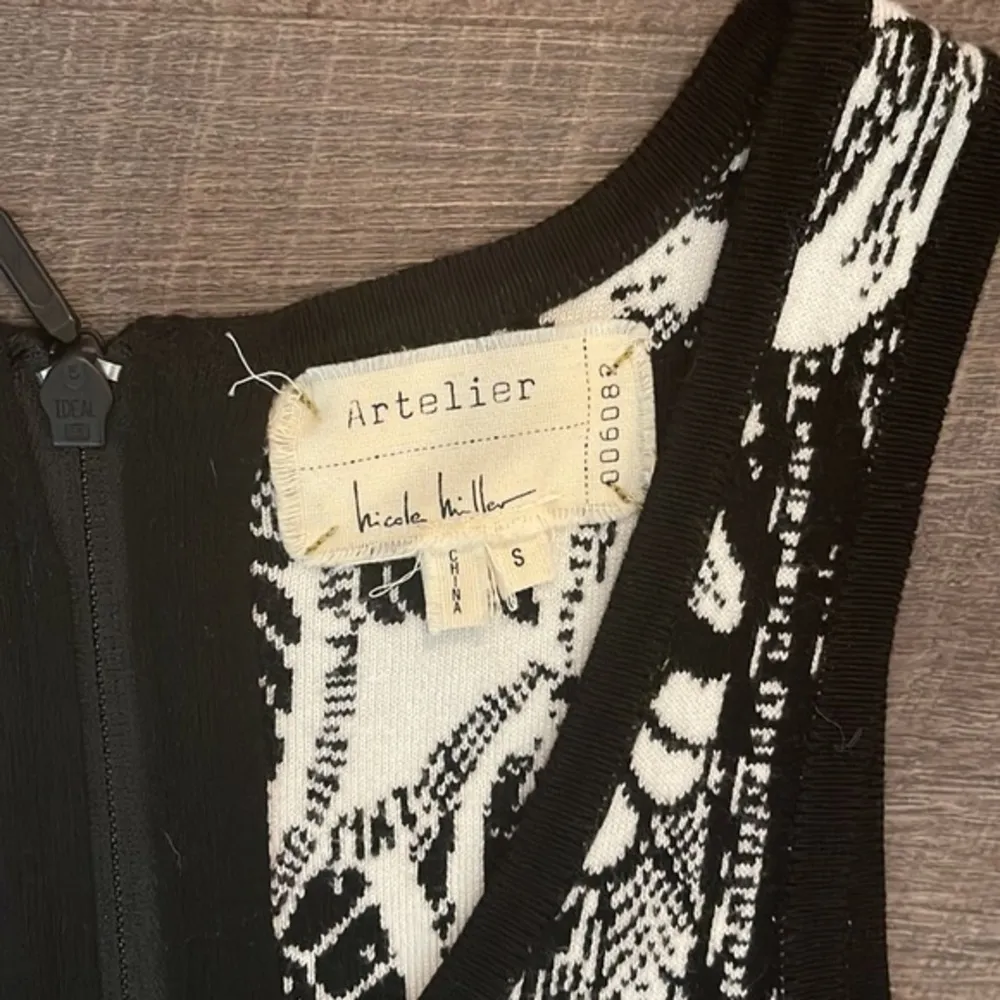 Artelier Nicole Miller knit body con dress - Image 3