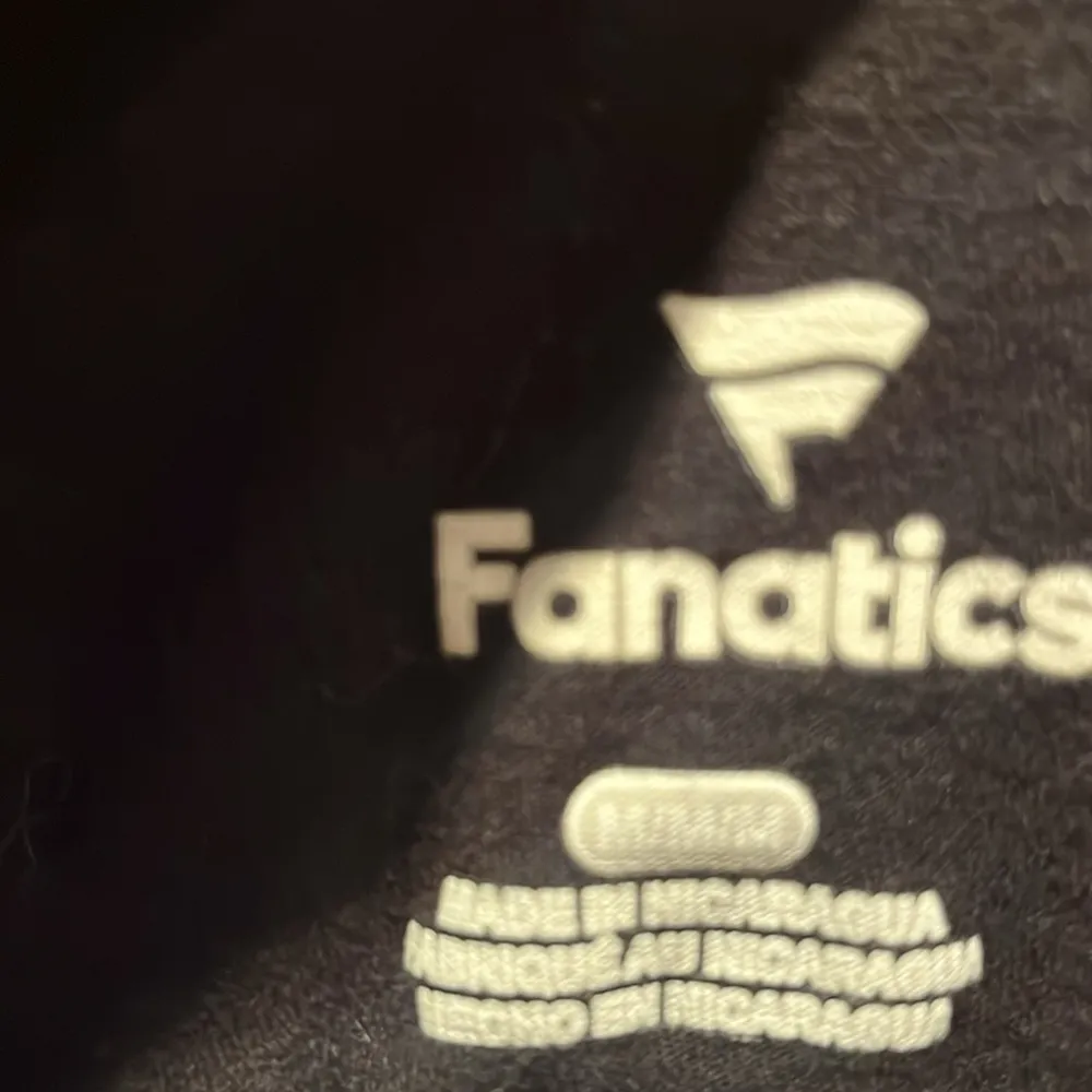 UW University of Washington Huskies Women’s V Neck shirt Black Size Medium - Image 6