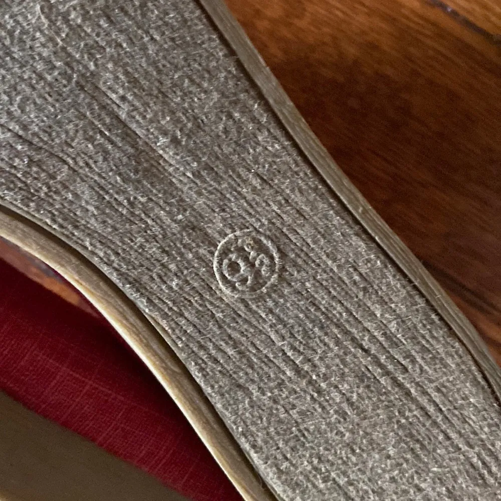 blowfish  Shoes SIZE 9.5 - Image 4