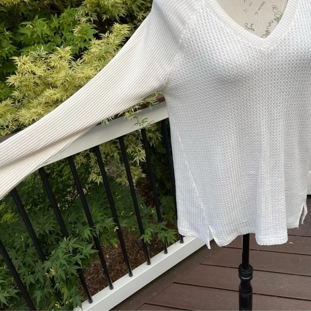Maeve Anthropologie Size Medium Pearson Waffle Top Ivory V-Neck Long Sleeve - Image 3