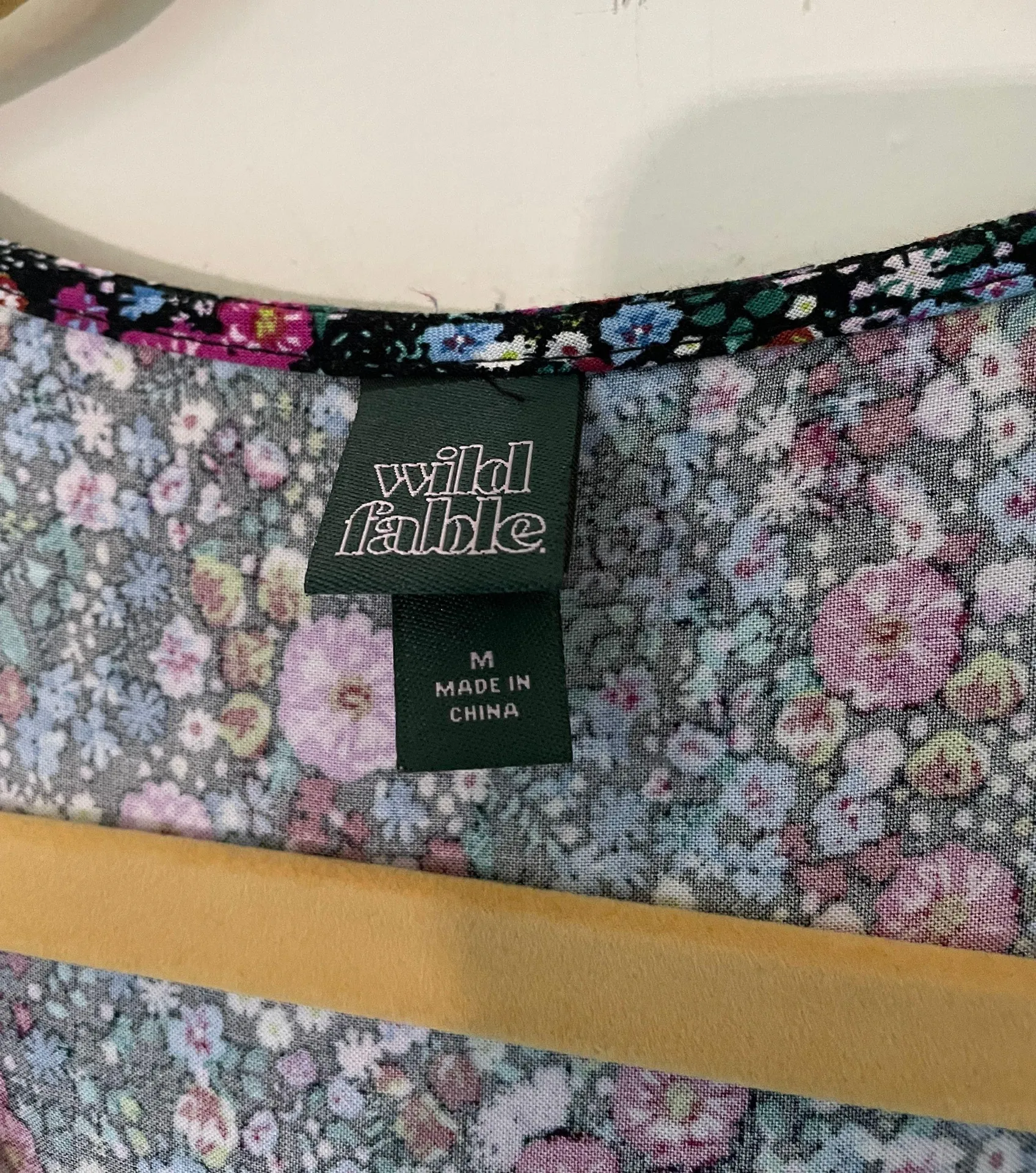 boho microfloral V-neck dress short sleeve Cottagecore women’s size M - Image 2