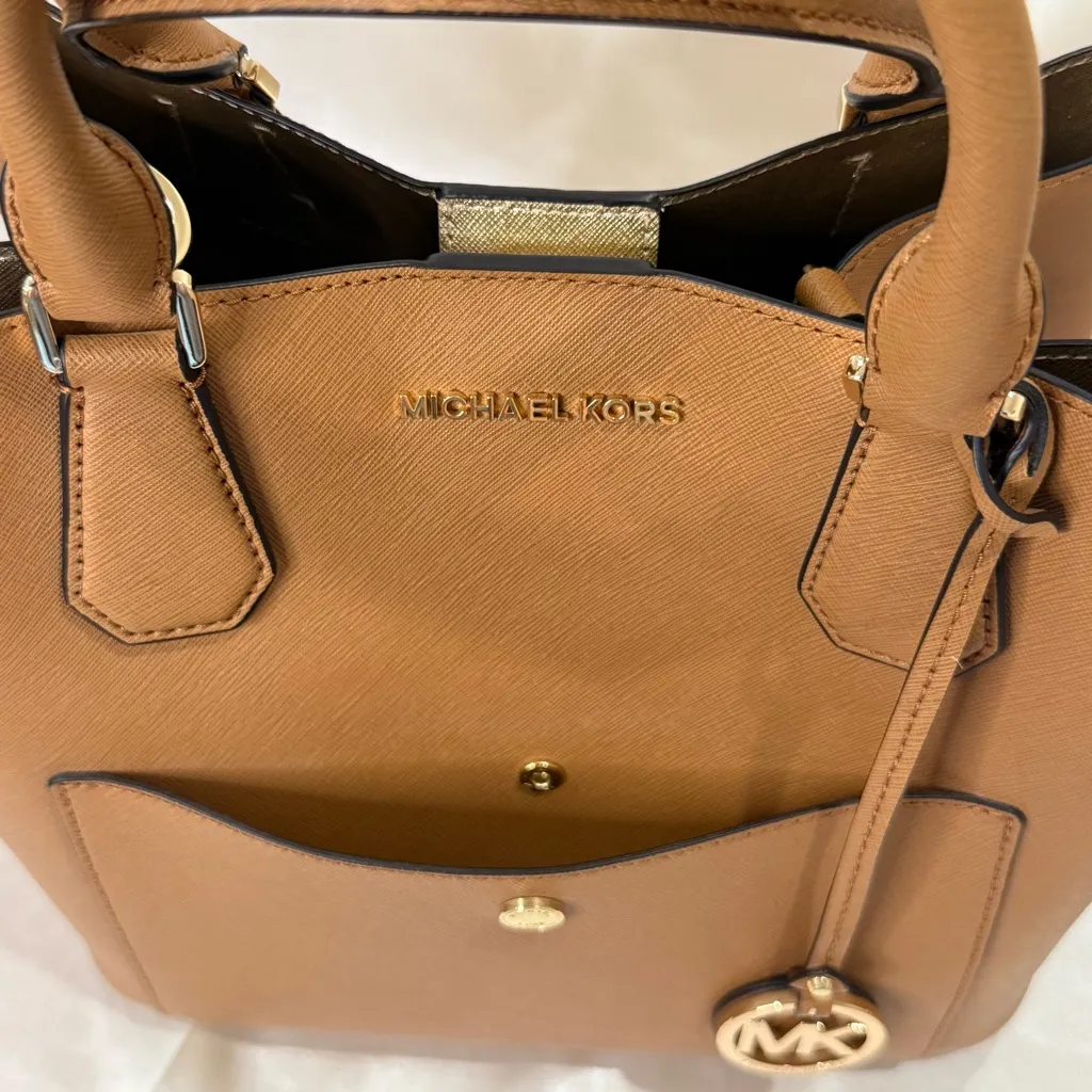 New Michael Kors Greenwich Saffiano Leather Satchel Bag Brown Tote Classic Chic - Image 10