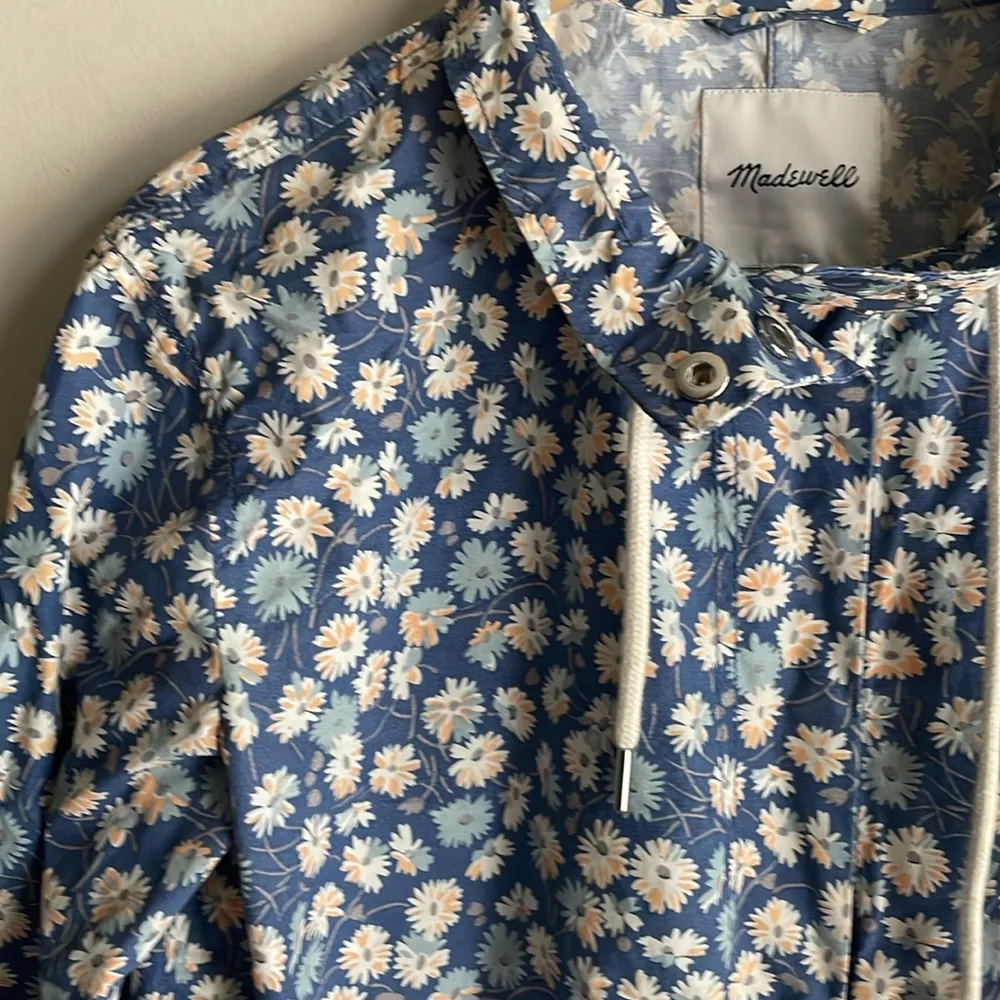 Madewell Ruffle-Neck Anorak Raincoat in French Floral - Image 9