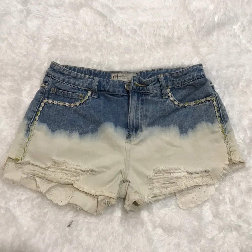 Free People Lowtide Embroidered Cutoff Den… - Image 41