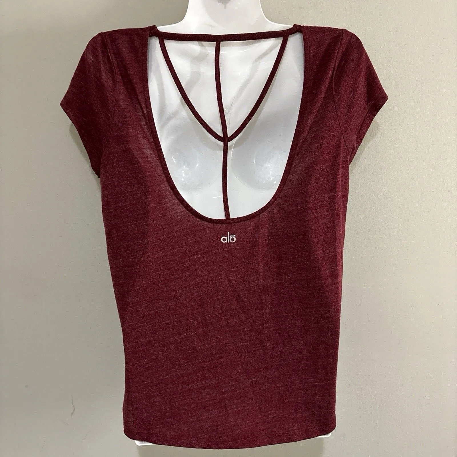 Alo Yoga Cutout Back Short Sleeve Tee Size M Maroon Activewear Athleisure Gym - Image 11
