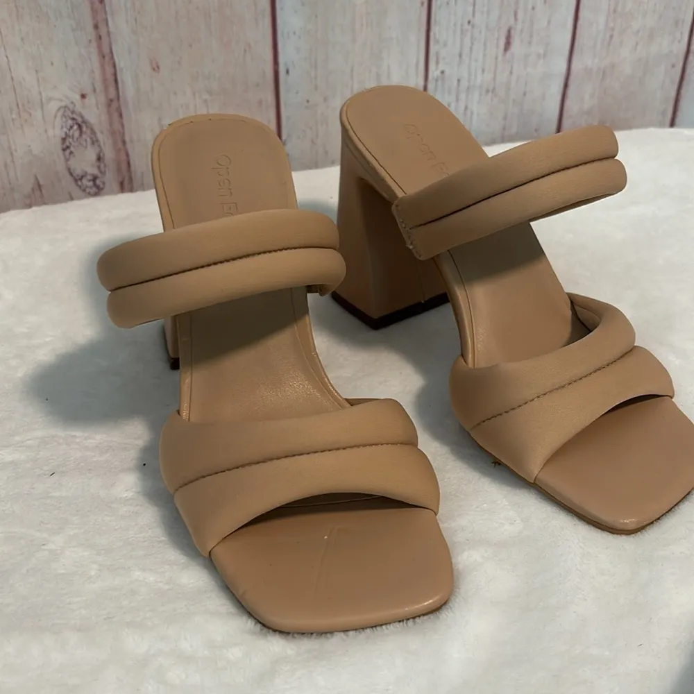 Open Edit NWOT  Puffy Slides with Block Heel - Image 9