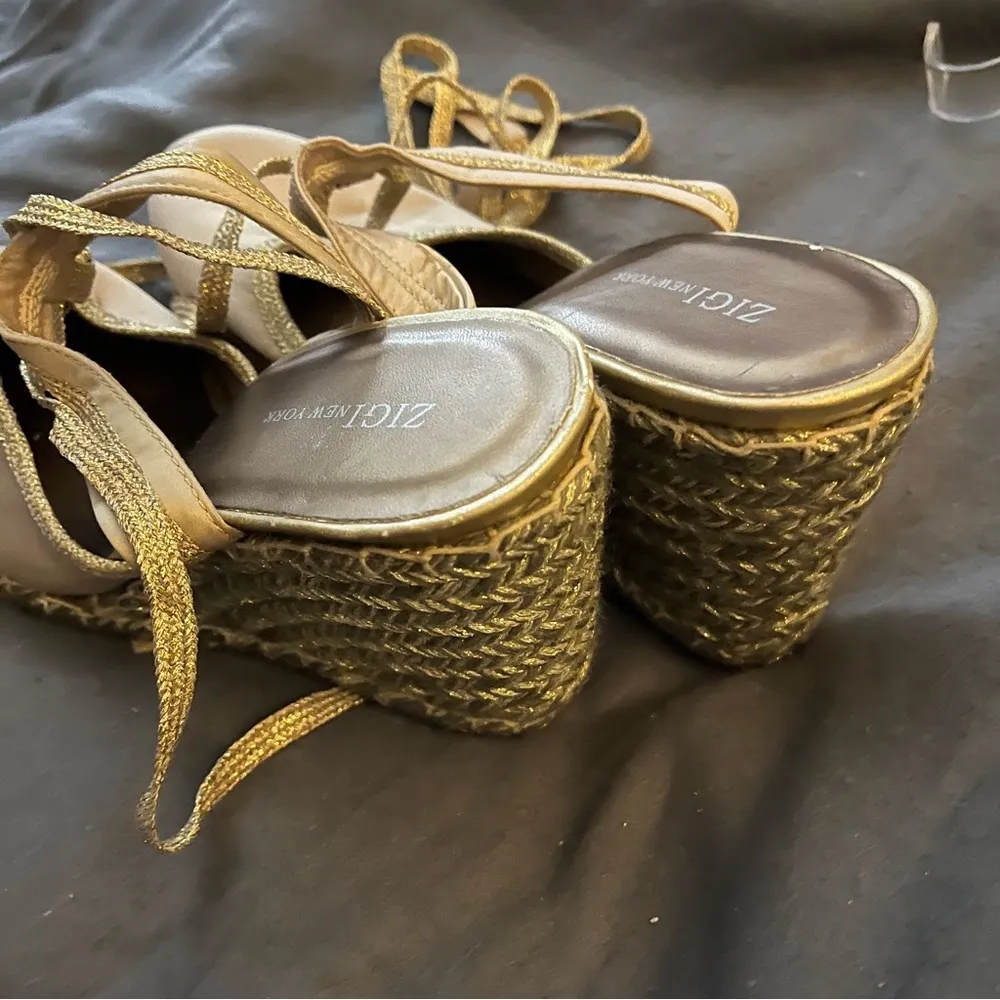 Zigi New York Cork Gladiator Strappy Tie Up Wedge Sandals gold Sz 10 - Image 2