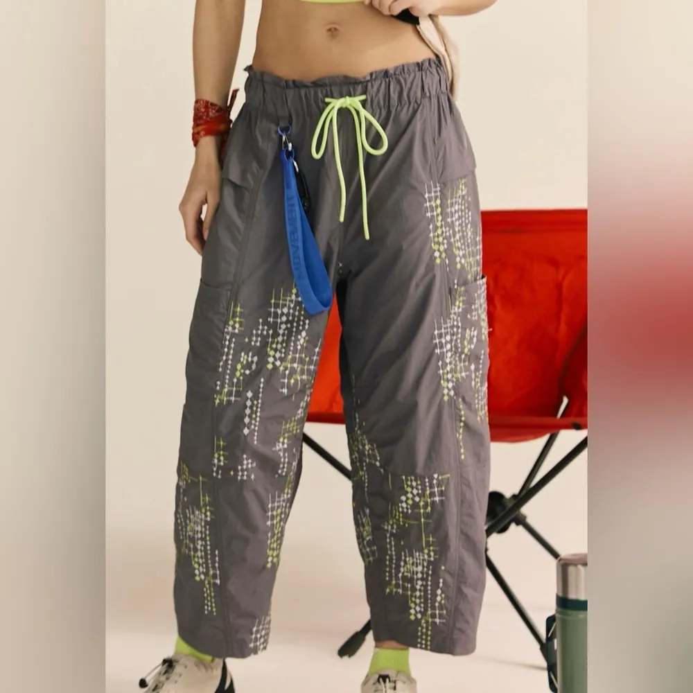 #161 NWT Free People In The Wild Embroidered Pants in Dainty Diamonds-Gunmetal - Image 4
