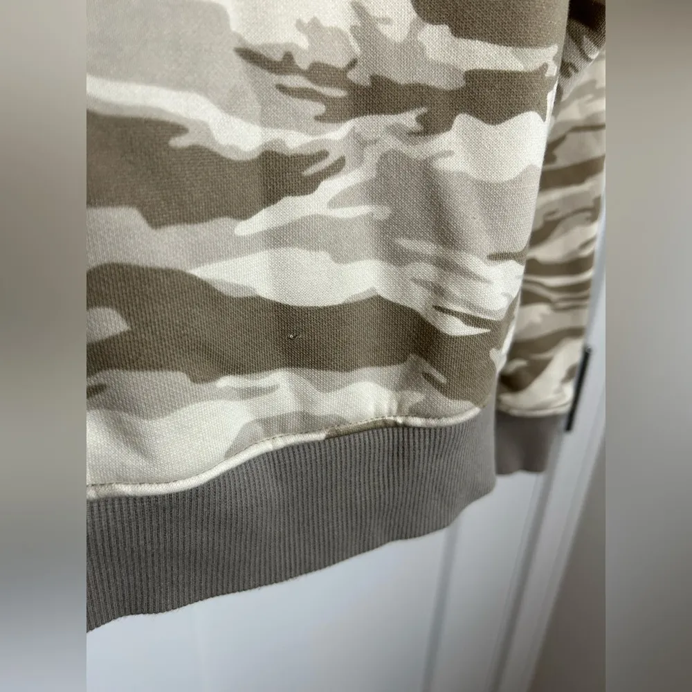 Medium  Camo Hoodie Sweatshirt, Cozy Oversized Crop Style, Women’s medium - Image 8