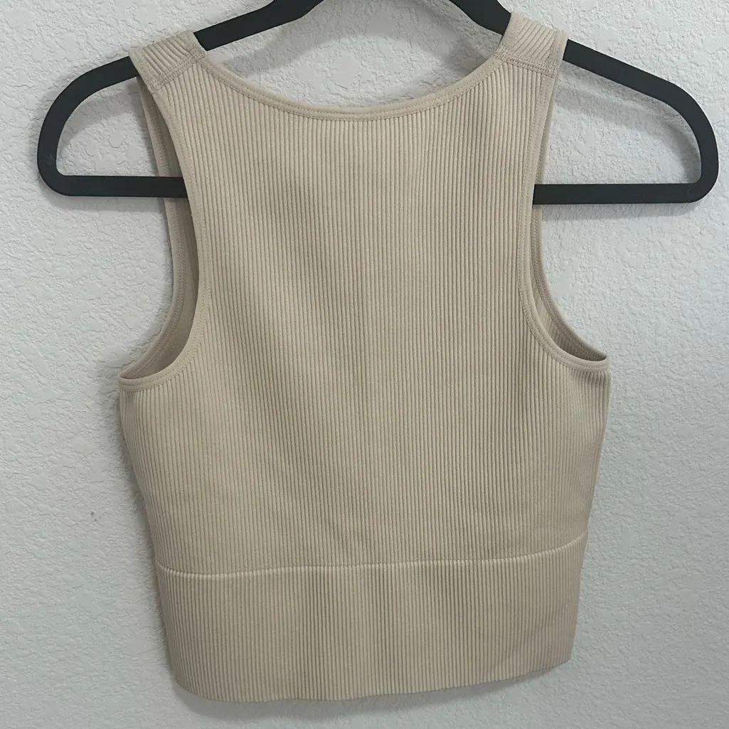 j.o&co Zoey Beige Ribbed Knit Cropped V Neck Tank Top Small/Medium NEW Tan - Image 6