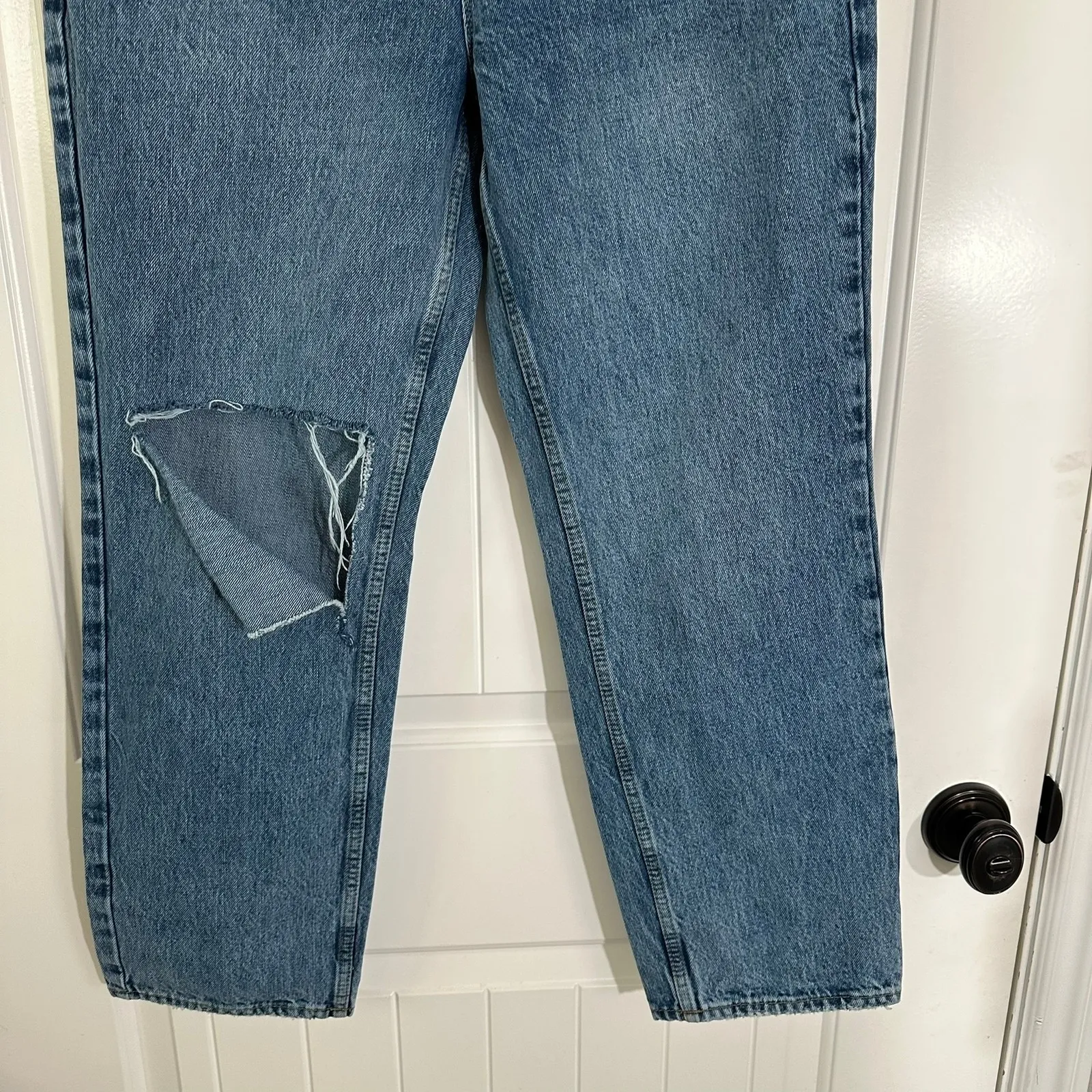 Good American‎ 90's Duster Straight Leg Blue Jeans High Rise Distressed 6/28 - Image 3
