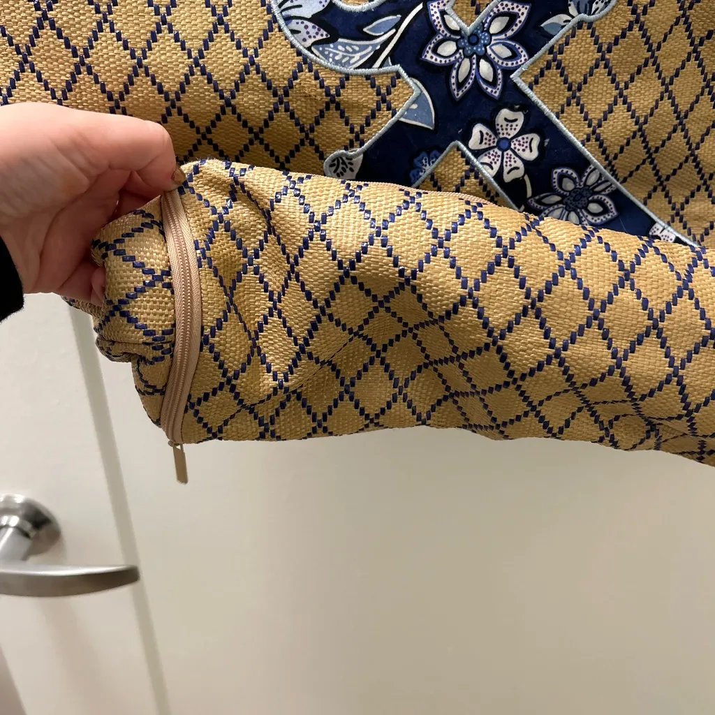 Vera Bradley Blue and Tan Anchor Tote - Image 2