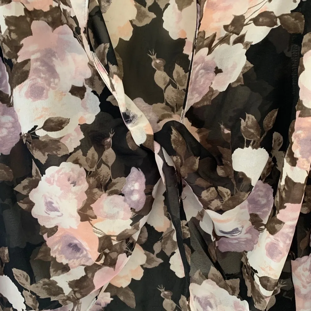 Floral Print Sheer Long Sleeve Backless Top - Image 5