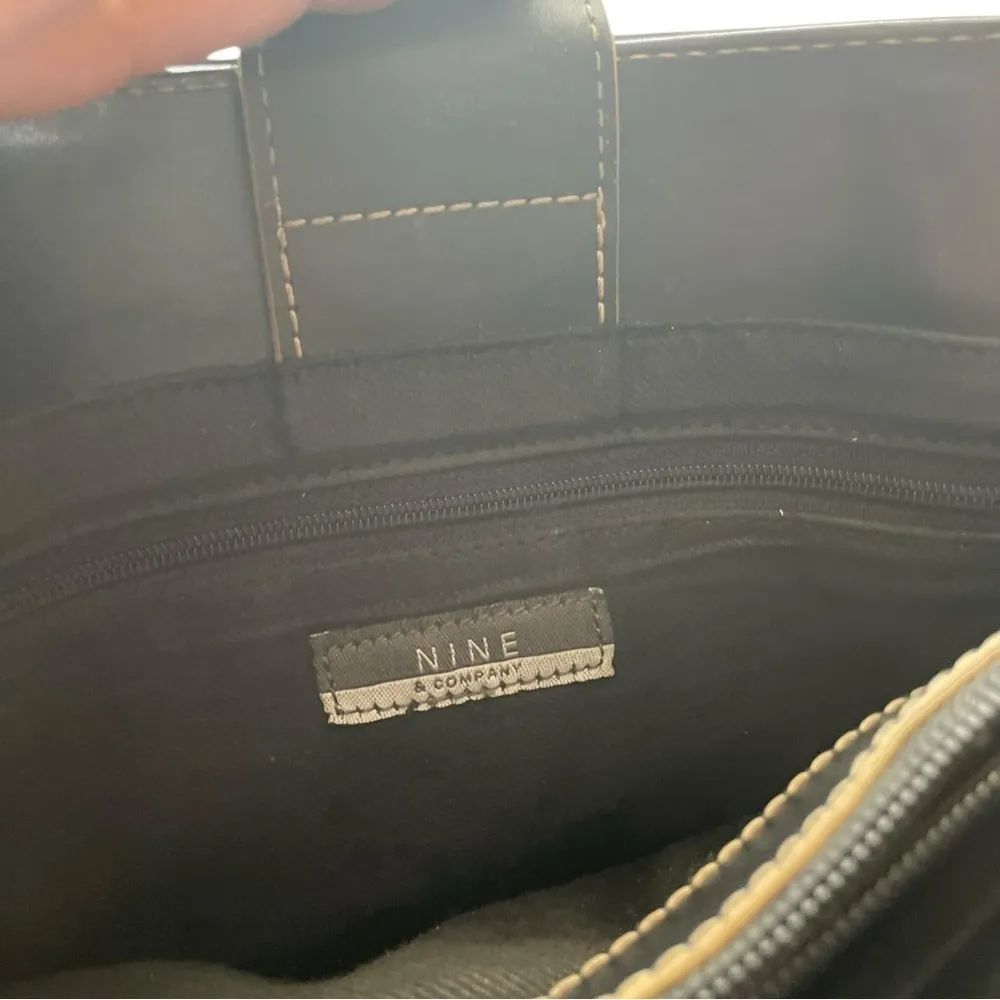 Nine & Co Black Leather shoulder bag. - Image 2