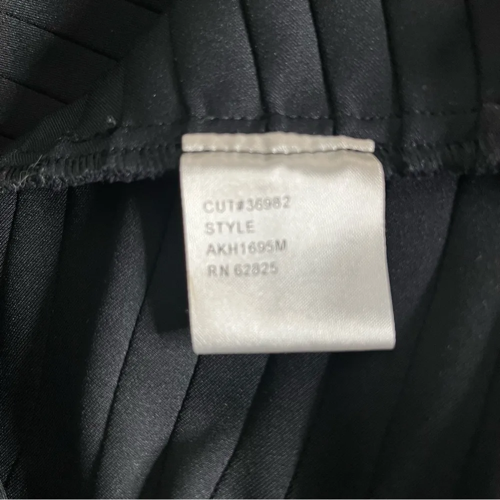 TADASHI SHOJI Dress Lace Overlay Bodice Solid Pintuck Skirt Fit & Flare Size 10 - Image 9