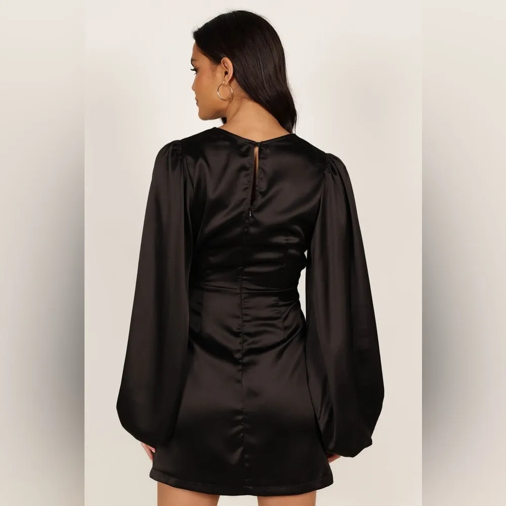 Petal and Pup NWT OPAL DRESS - BLACK SIZE 8
Sold out style! - Image 3