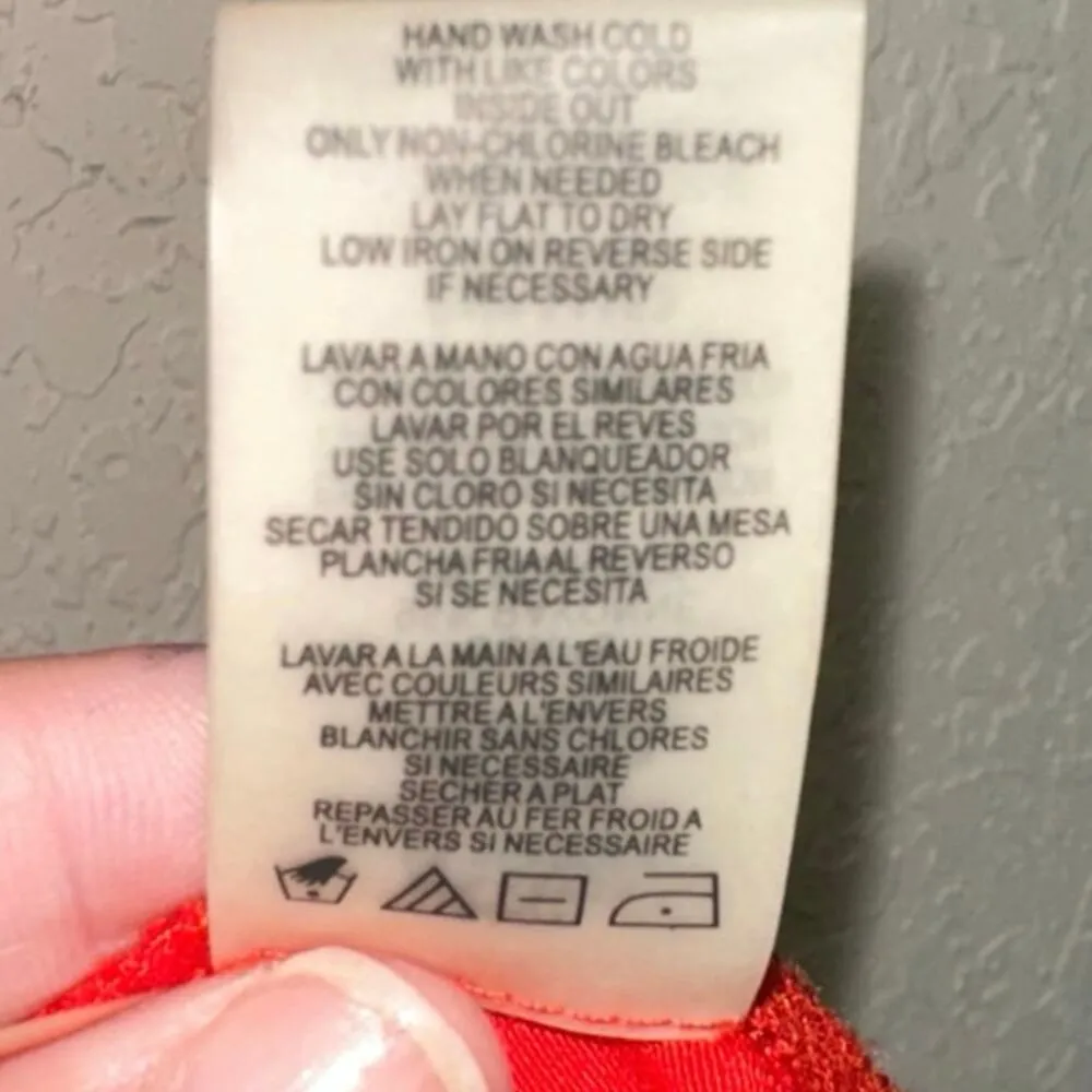 Karl Lagerfeld Red Sleeveless Top Women’s Size M Scoop Neck Blouse Career Chic - Image 5