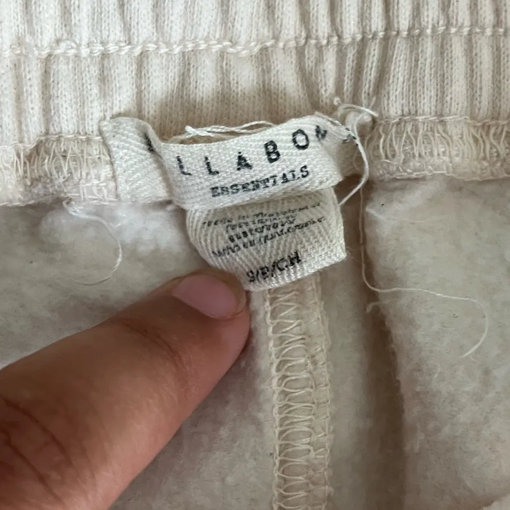 Billabong  Cream Joggers Size Small - Image 7
