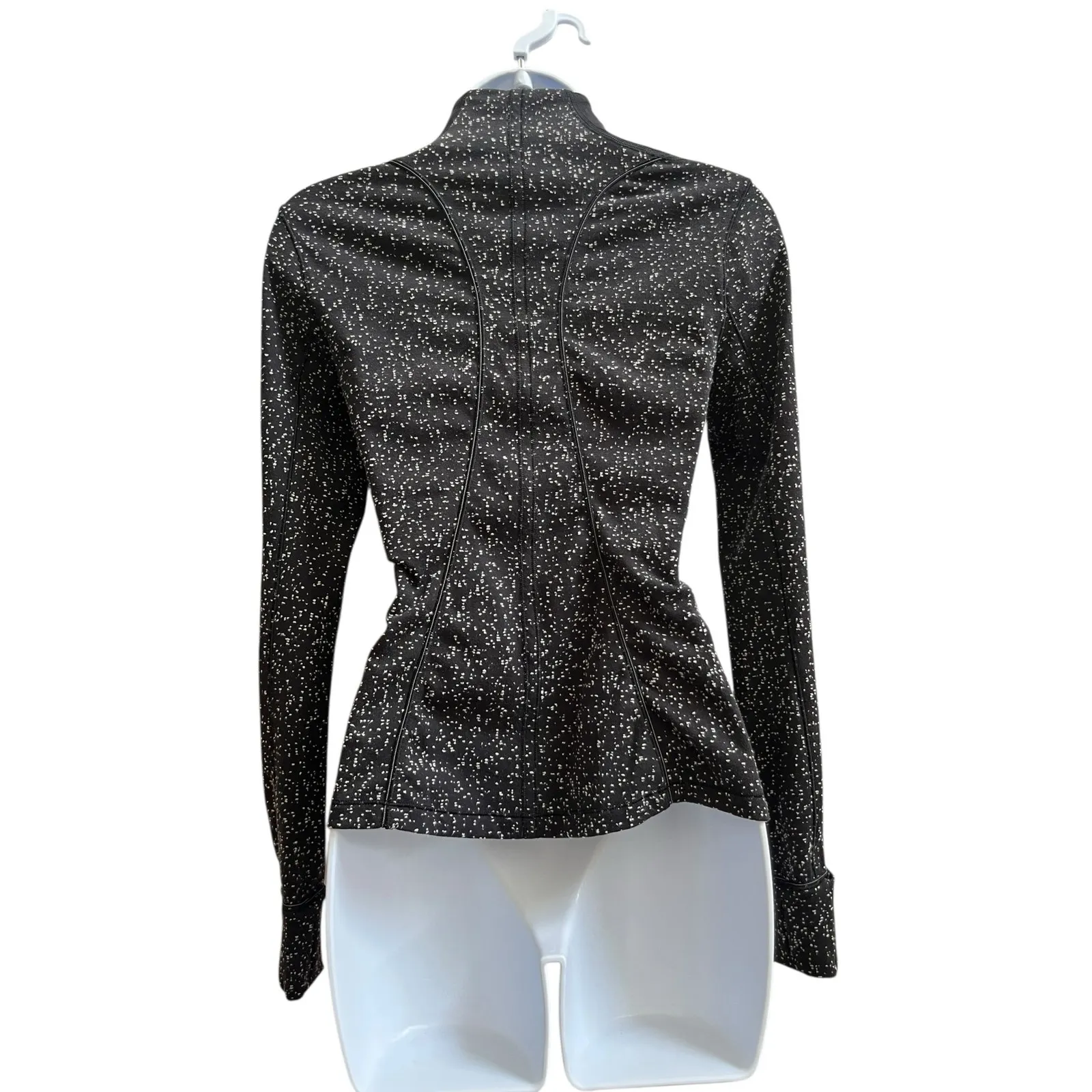 Lululemon Run Briskly 1/2 Zip Pocket Thumbhole Jacket Size 4 - Image 7