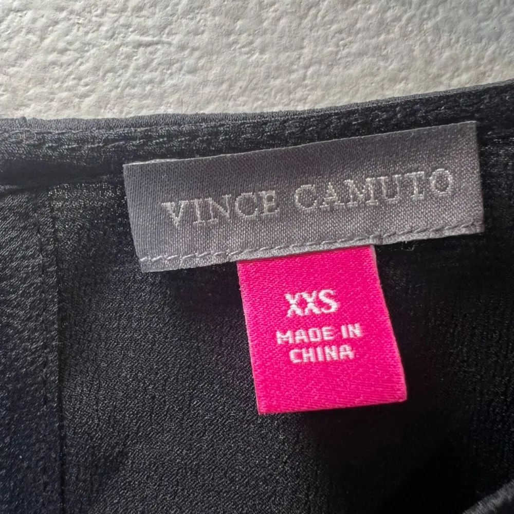 Vince Camuto Faux Feather Trim Short Sleeve Blouse Shirt Black NEW Womens Sz XXS - Image 3