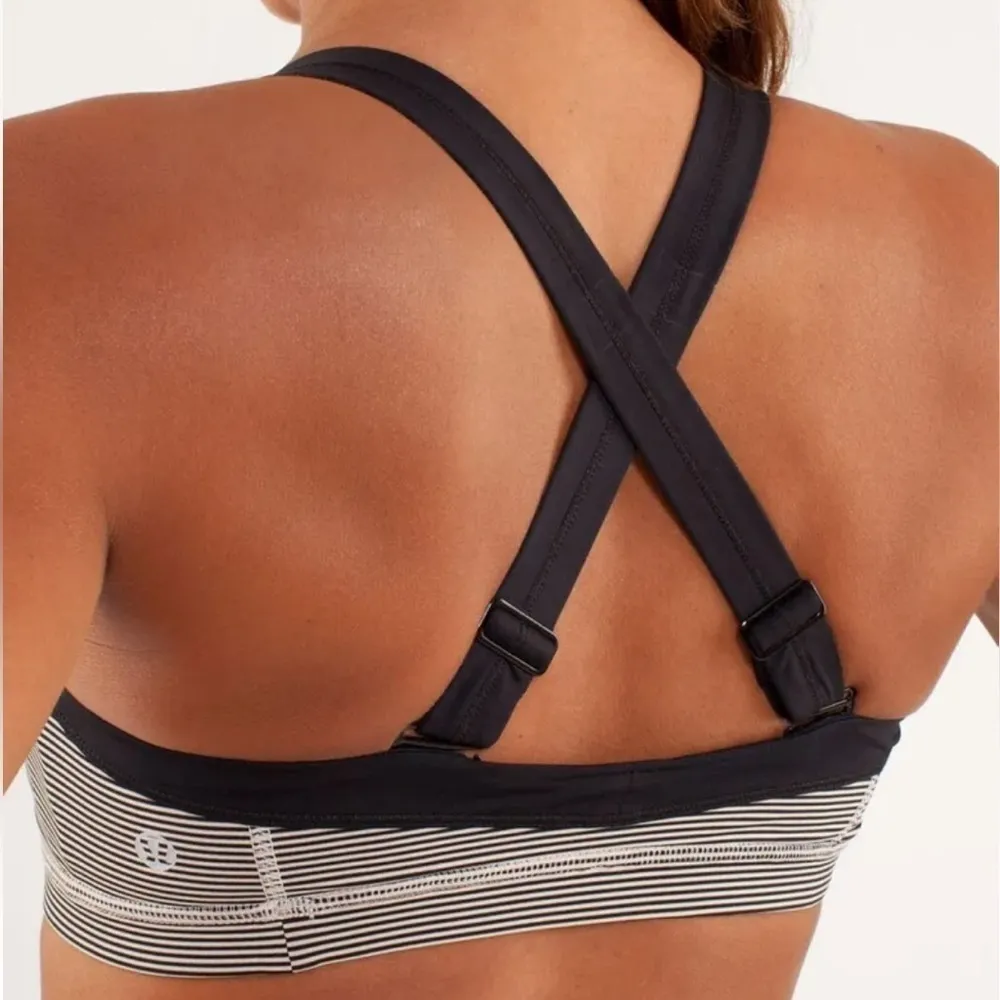 Lululemon Run Engage Bra Tonka Stripe Cashew/Black Wide Straps Athletic Size 4 - Image 3