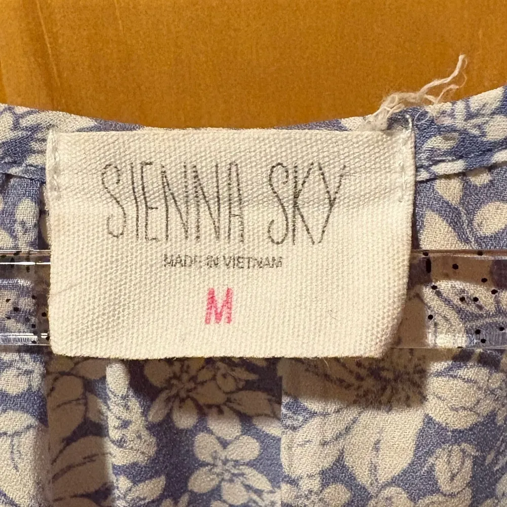 Sienna Sky floral print blouse women’s M - Image 2
