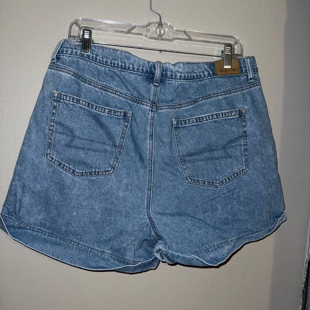 American Eagle Outfitters Light Wash High Rise Mom Jean Shorts size 14 #713 - Image 7