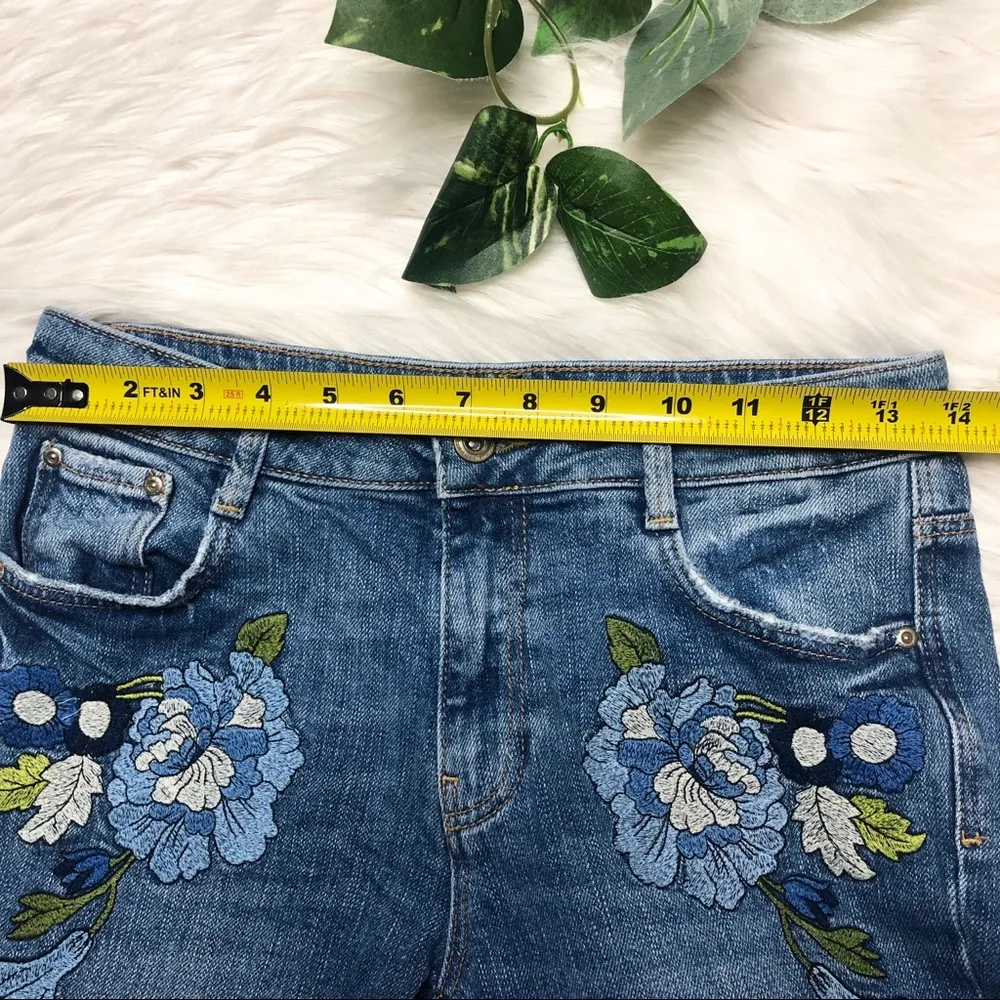 Zara Floral Tore Hem Jeans Size 4 - Image 5