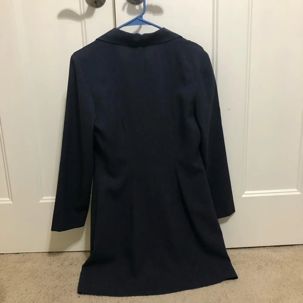 Junior size 7 Navy dress suit - Image 8