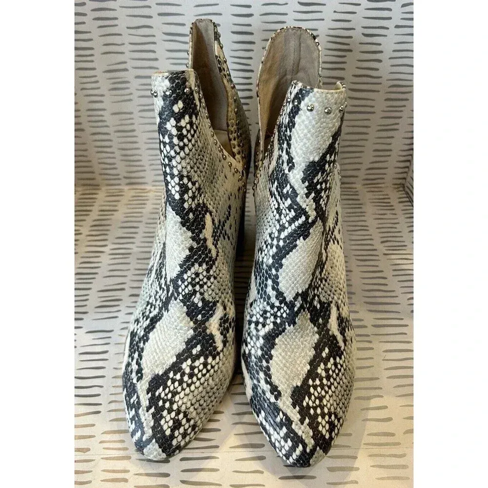 Steve Madden Rockstar Booties Side‎ Cut Out Silver Studs Women’s Size 10 - Image 5