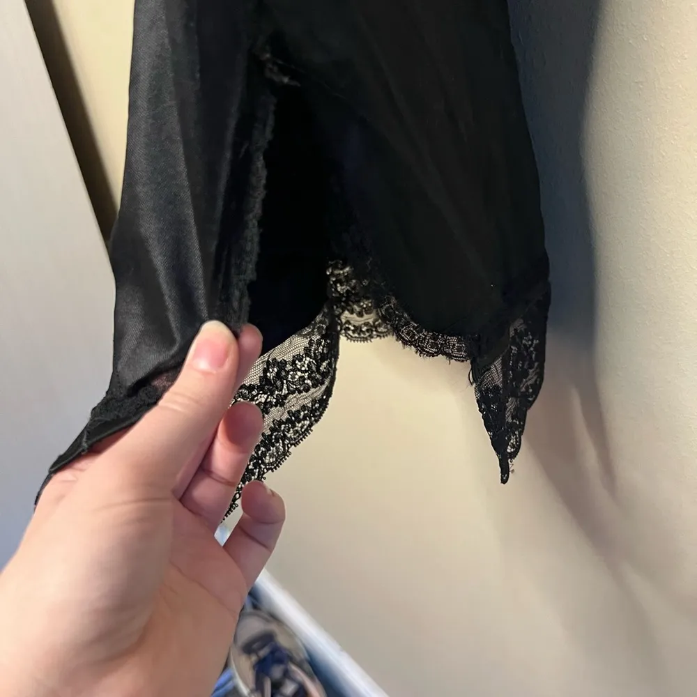 Vintage Vanity Fair Made In USA Black Lace Slip Nightgown Small - Image 4