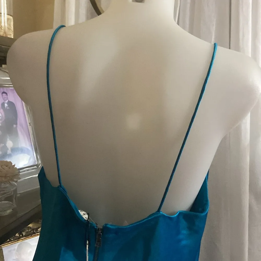 ALICE + OLIVIA
Harmony draped satin-crepe mini slip dress - Image 7