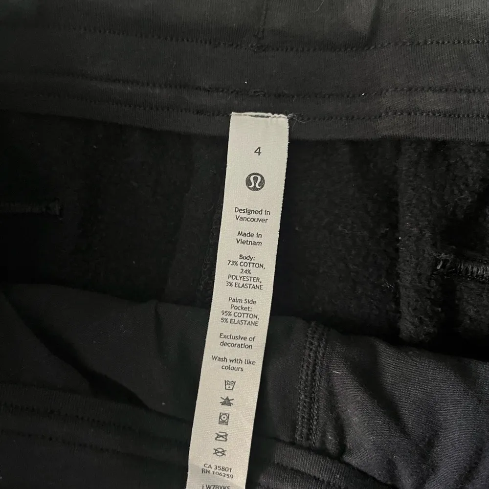 Lululemon Loungeful High-Rise Short 7" - Image 3
