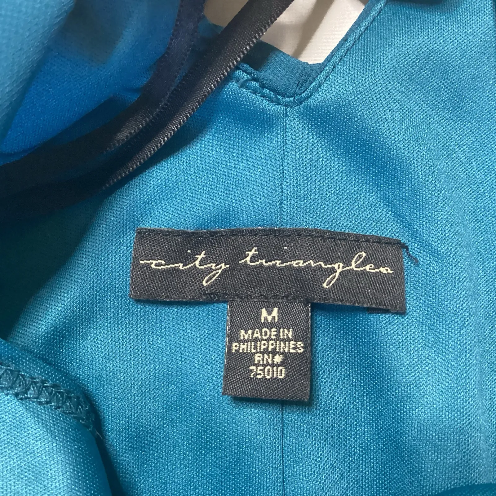 City Triangles Back Cutout Dress Blue Size M - Image 8