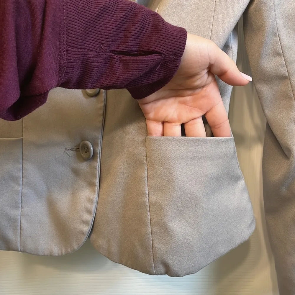 Padded shoulders Grey Blazer | Size 2 Gray - Image 6