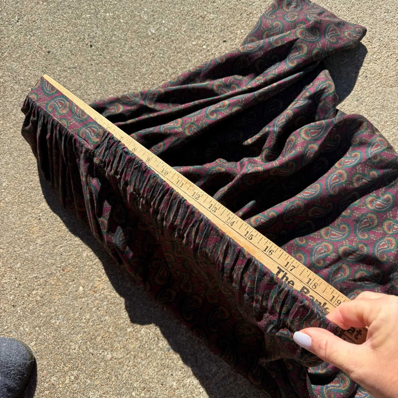 Vintage 80s Victoria Ashley pleated maroon navy paisley midi office skirt Sz 10 Red - Image 6