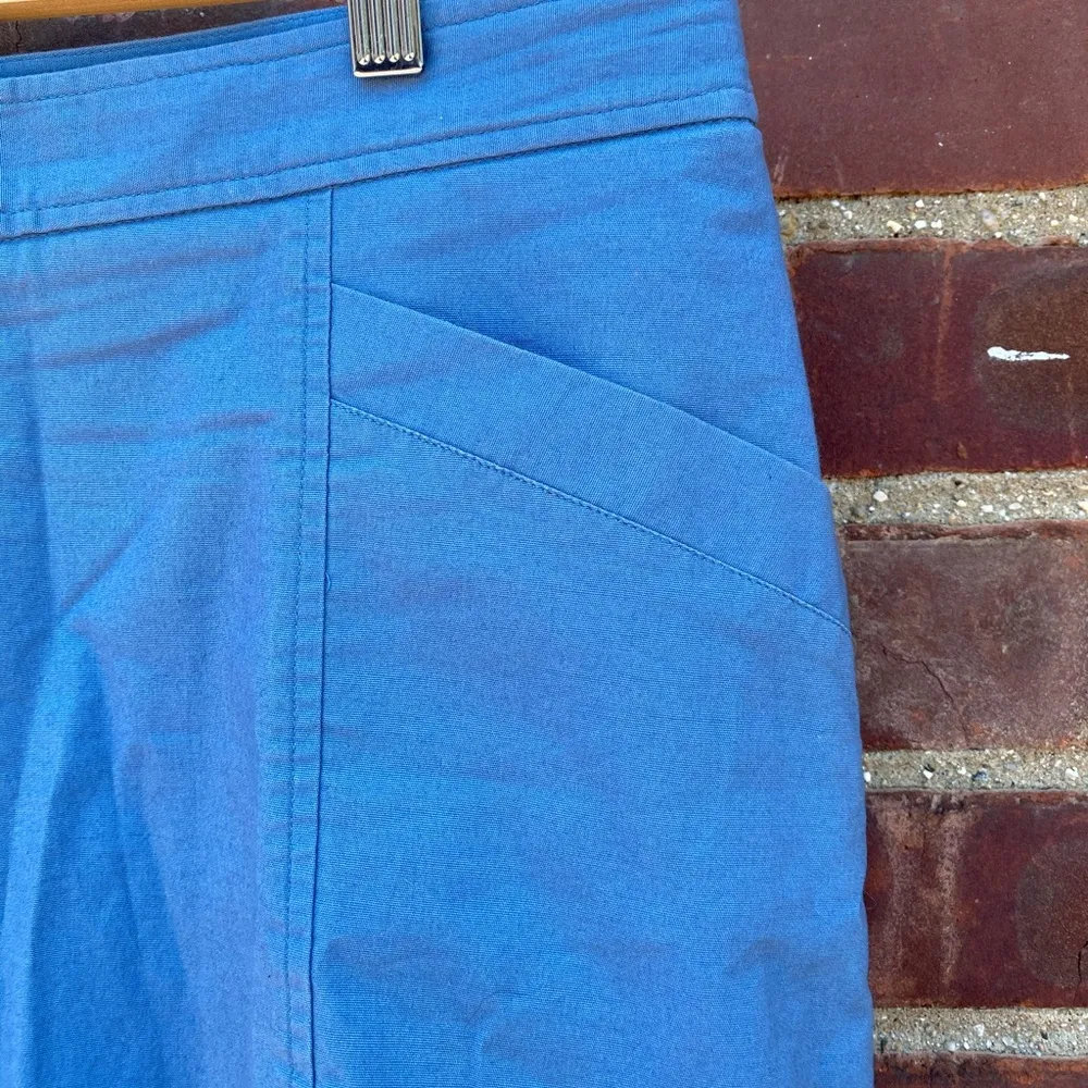 Dockers Light Blue Skort Size 10 - Image 3