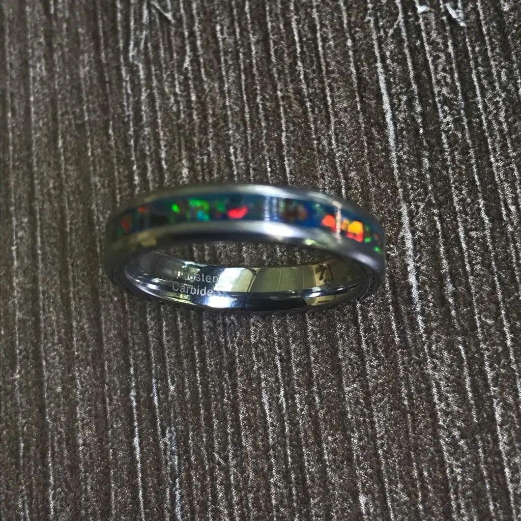Elegant Tungsten Carbide Crushed Opal Ring Band Size 7 Black - Image 3