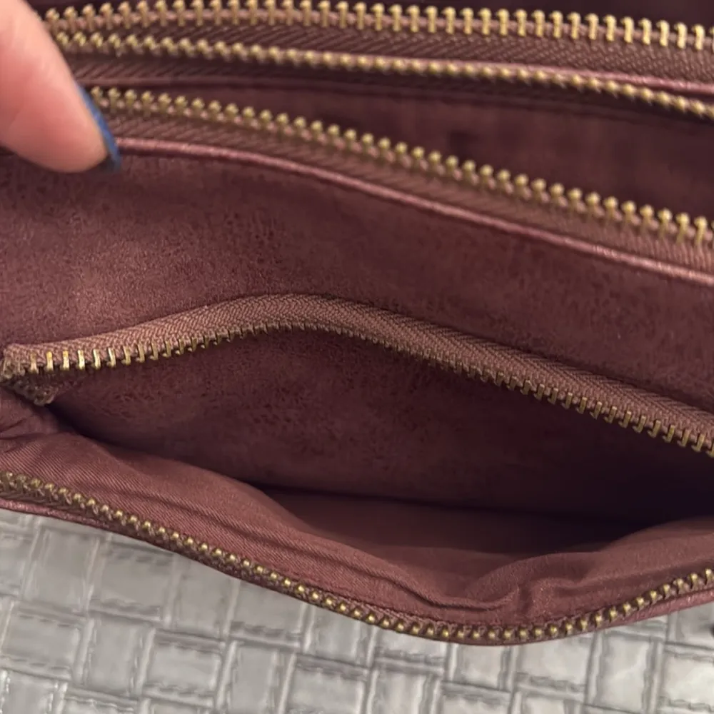 MAURICES crossbody faux leather bag - Image 11