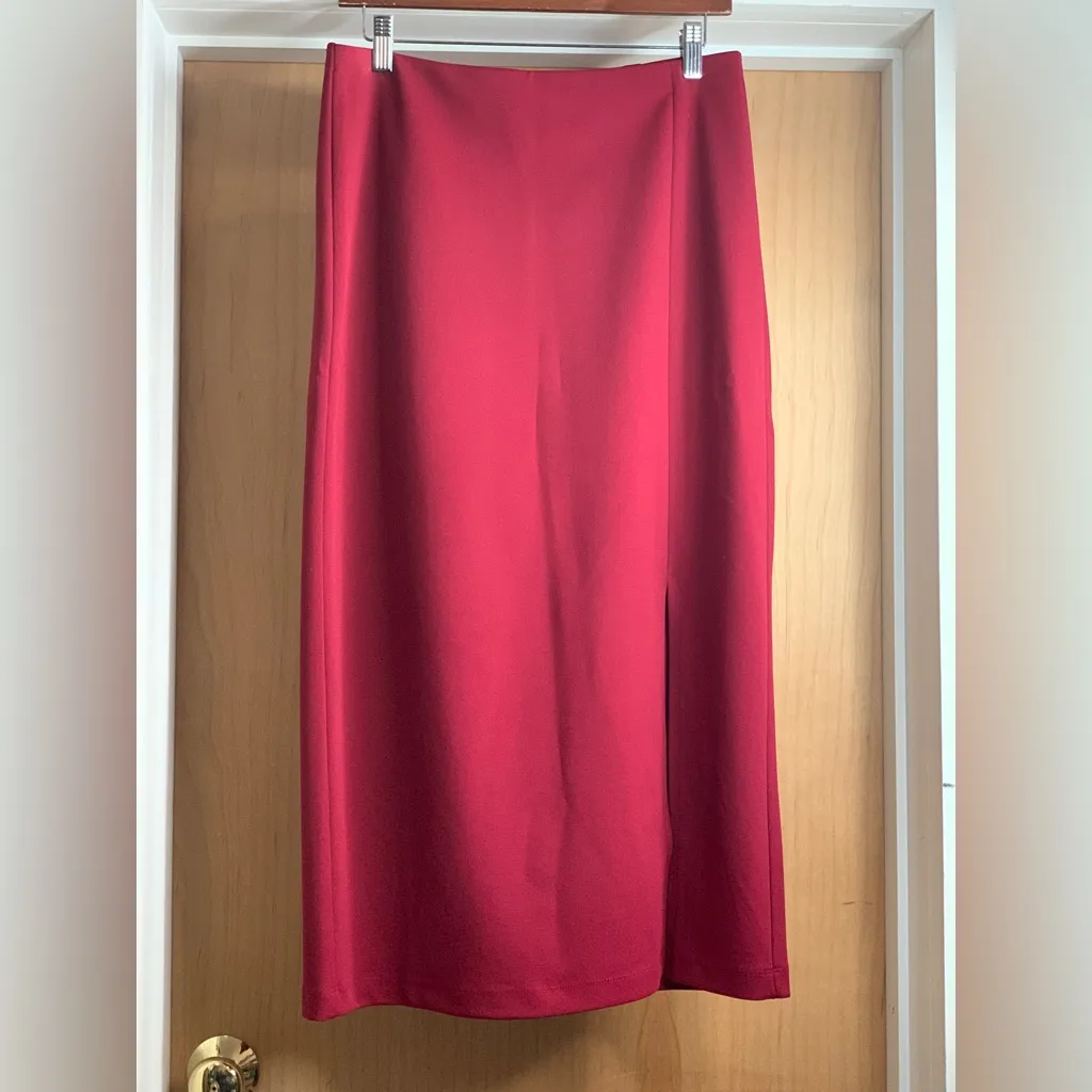 NYCC New York Clothing Co. Elegant Red Midi Skirt. Size - Image 2