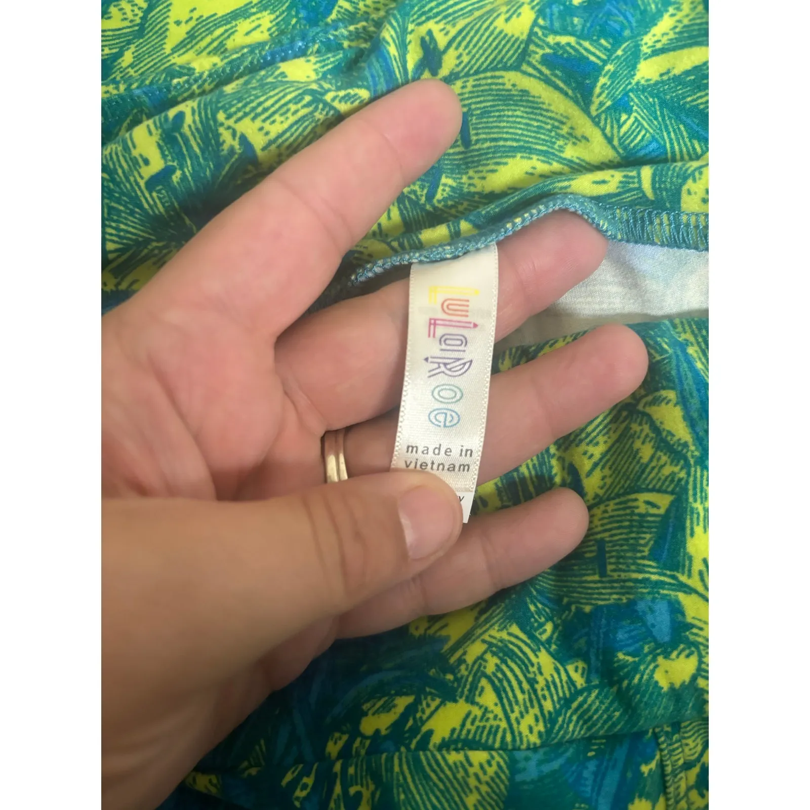 LuLaRoe Green Blue Tropical Novelty Print Leggings Tall & Curvy Vacation Plus - Image 4