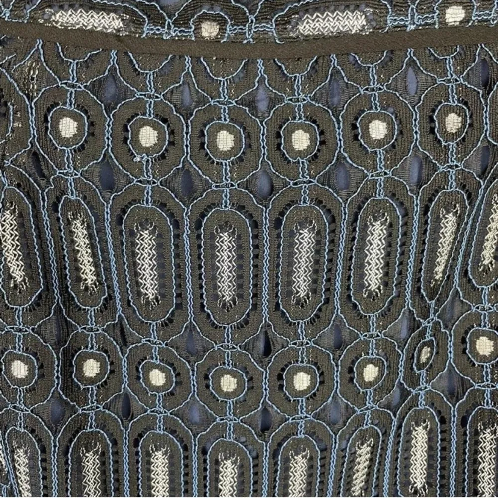 LOFT Ann Taylor 8 Navy Black Lace Embroidered Pencil Lined Skirt - Image 4