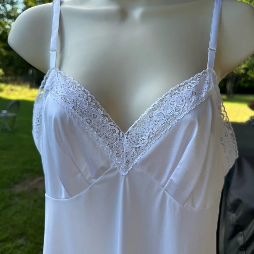 Vanity Fair Nylon and Lace Full Slip White Size 28 “36/42 Style 10-103 - Image 3