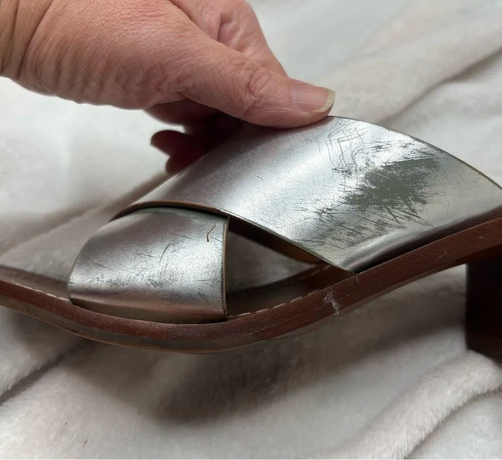 Tory Burch Montrose Criss Cross Metallic Heeled Sandals - Image 10