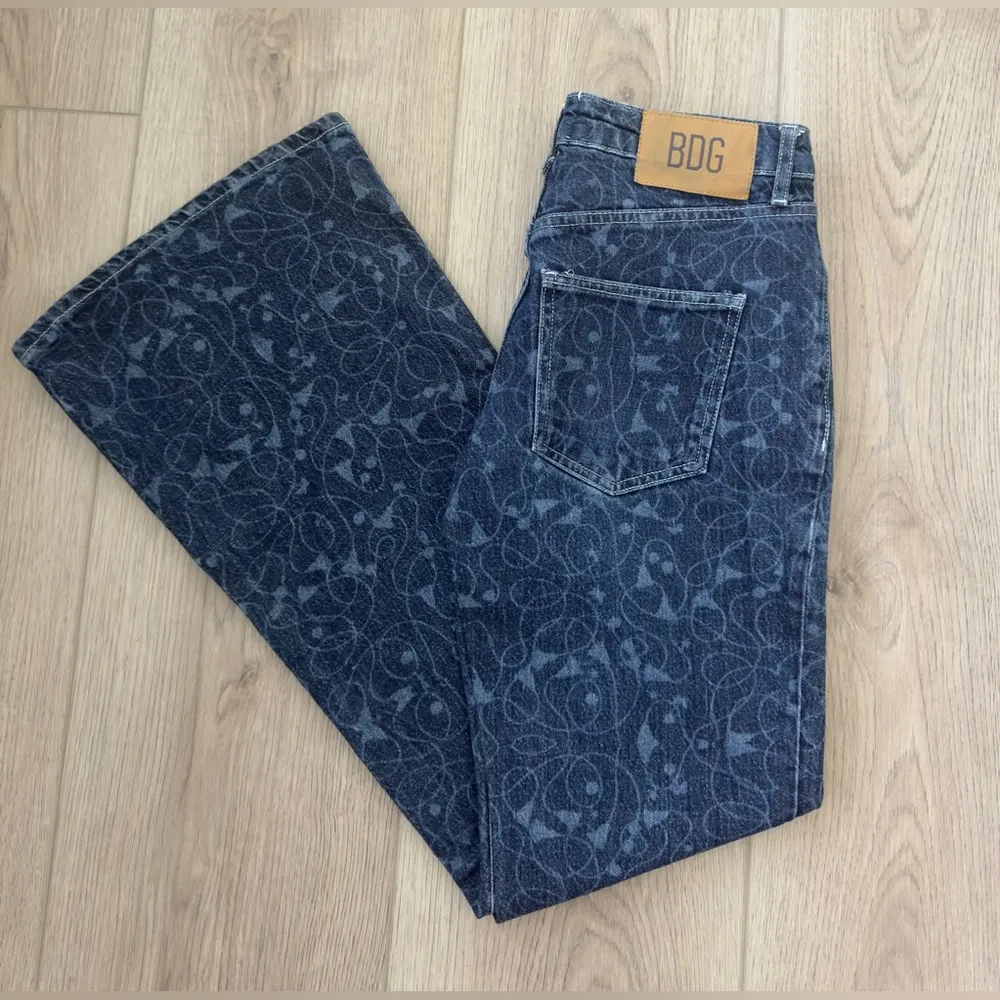 BDG Dark Blue Patterned Low Rise Flare Jeans 👖 - Image 3