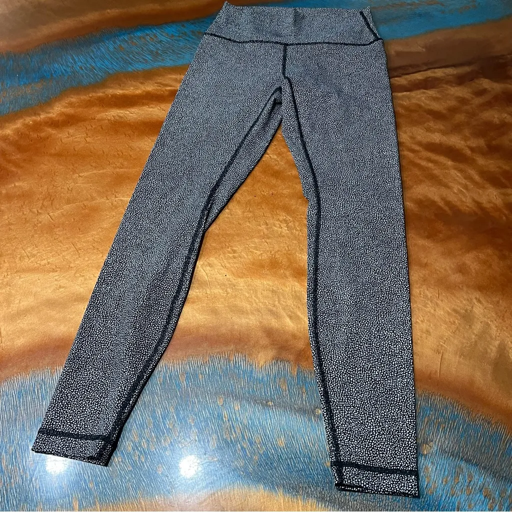 Lululemon Fast and Free high rise Leggings size 6 patterned - Image 5