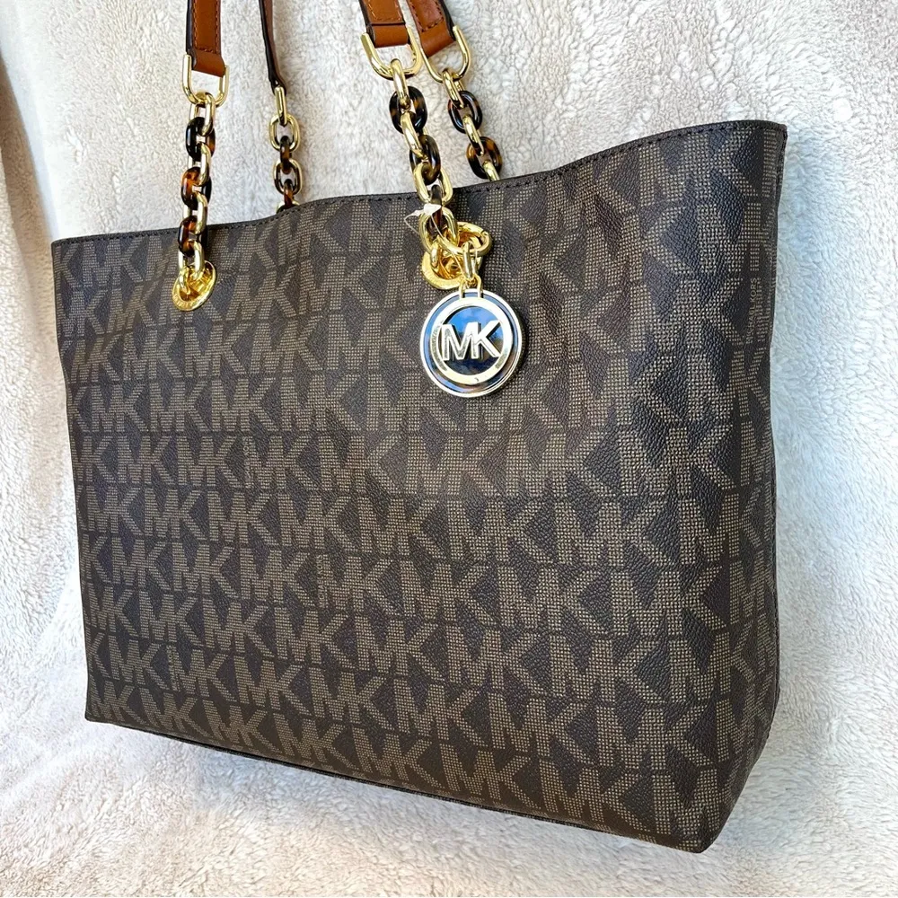 NWT Michael Kors Cynthia Large Monogram Tote Bag - Image 3