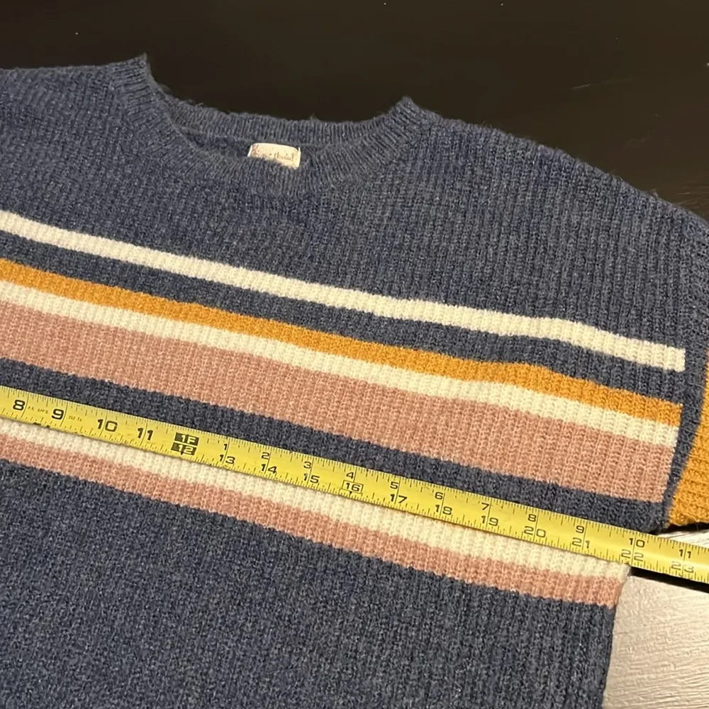 Hem and thread sweater - Image 4